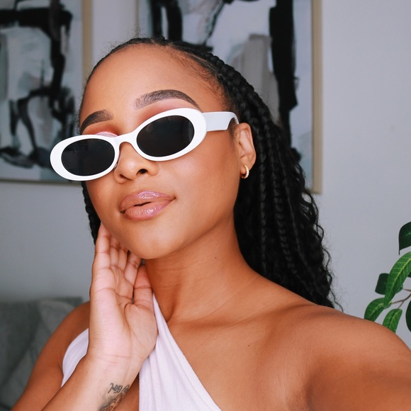 White small retro oval sunglasses - Picture 2 of 2